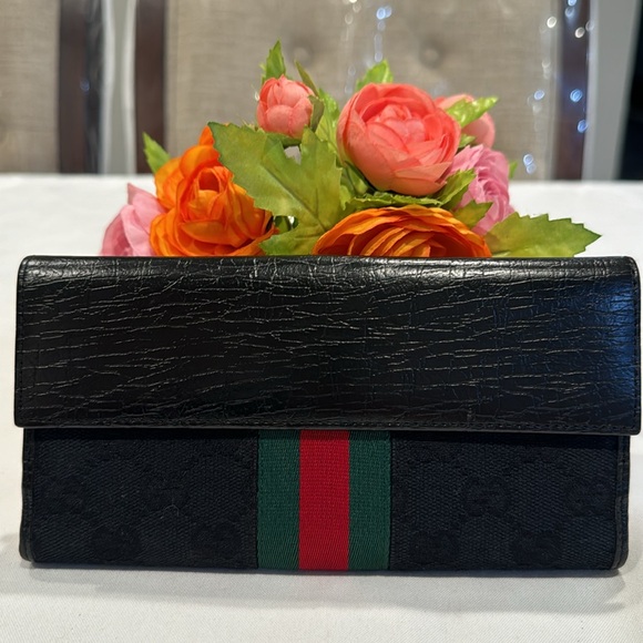 Authentic Gucci wallet - Picture 2 of 13